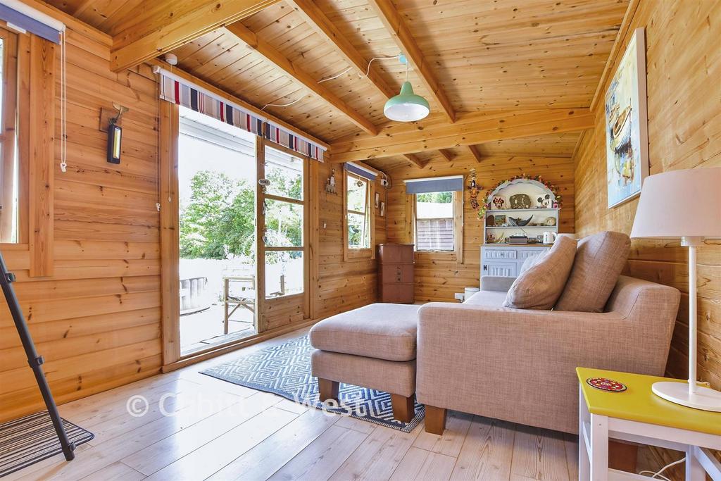 Workshop/Outbuildings