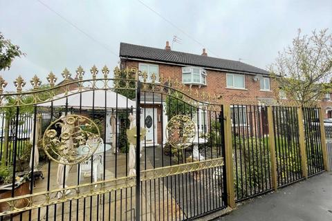 3 bedroom semi-detached house for sale, Balmoral Drive, Leigh