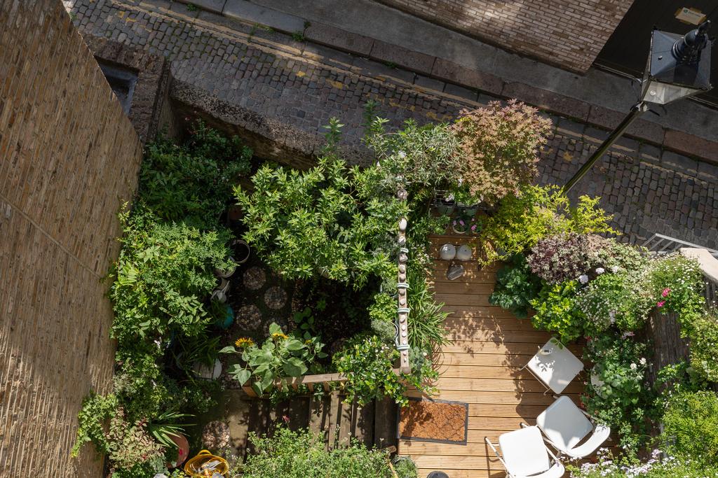 304185 - FLASK-WALK-49.jpg