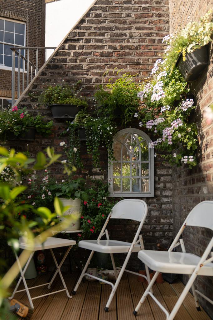 304148 - FLASK-WALK-12.jpg