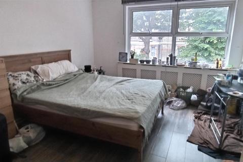 4 bedroom house for sale, Benwick Close, London