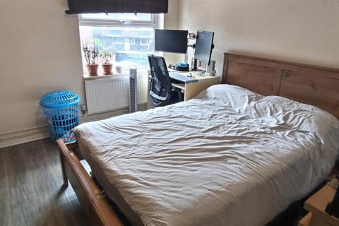 4 bedroom house for sale, Benwick Close, London
