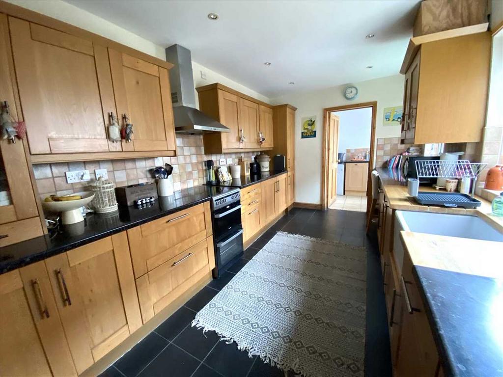 Kitchen: