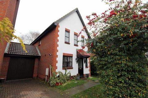 Peake Avenue, Kirby Cross, Frinton-on-Sea, CO13
