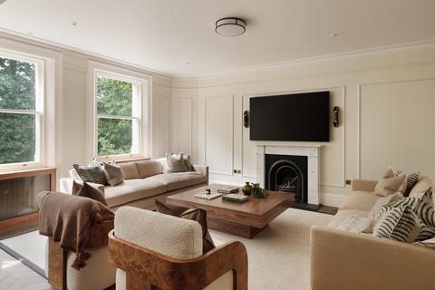3 bedroom flat to rent, MGH, Marlborough Gate House, W PN, London W2