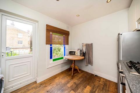 3 bedroom flat for sale, Santos Road, London SW18
