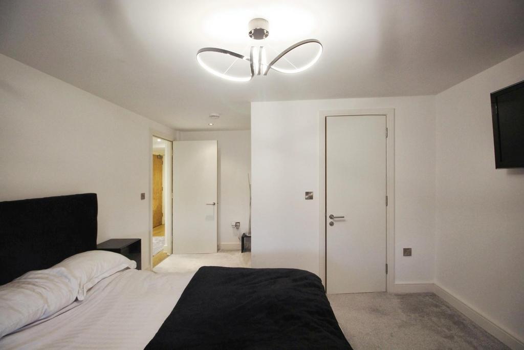 Bedroom 2.JPG
