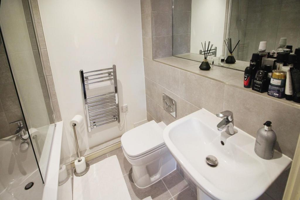 En suite 1.JPG