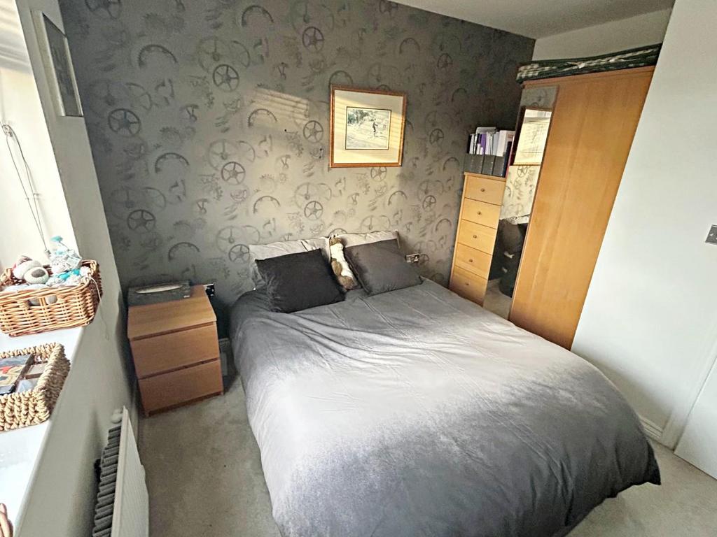 Own photo bedroom 2.jpg