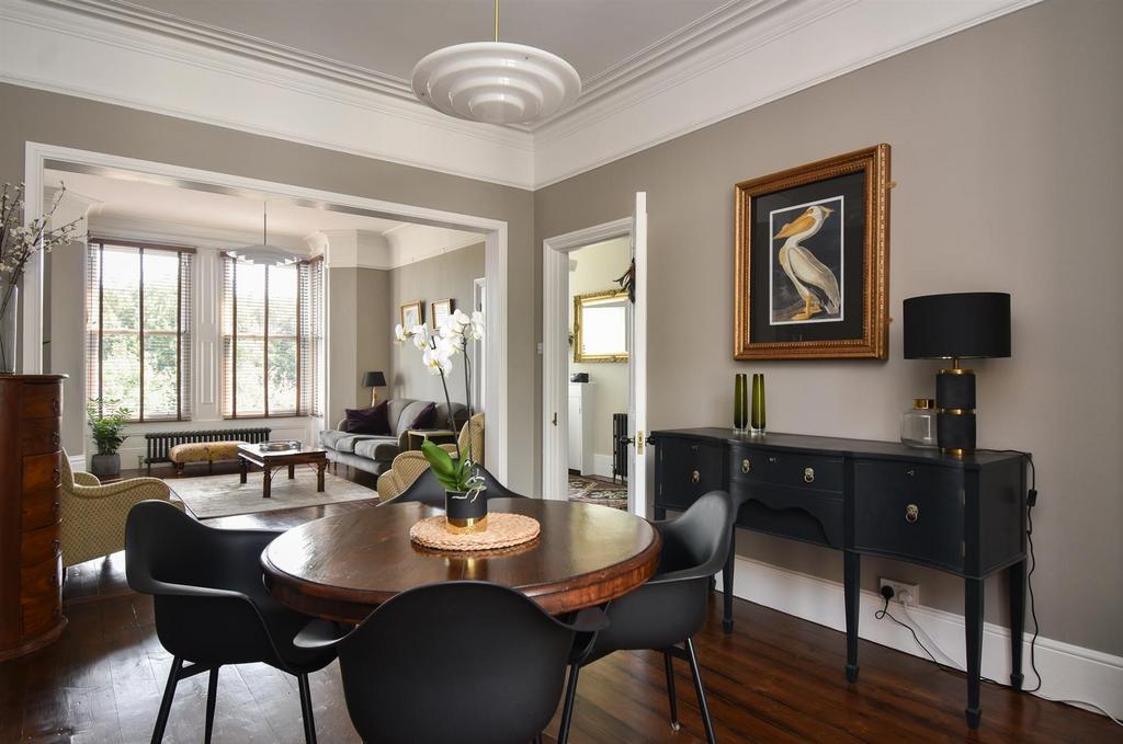 Living &amp; dining room