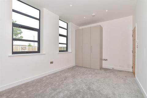 2 bedroom ground floor flat for sale, The Fairways, Convent Road, Broadstairs, Kent