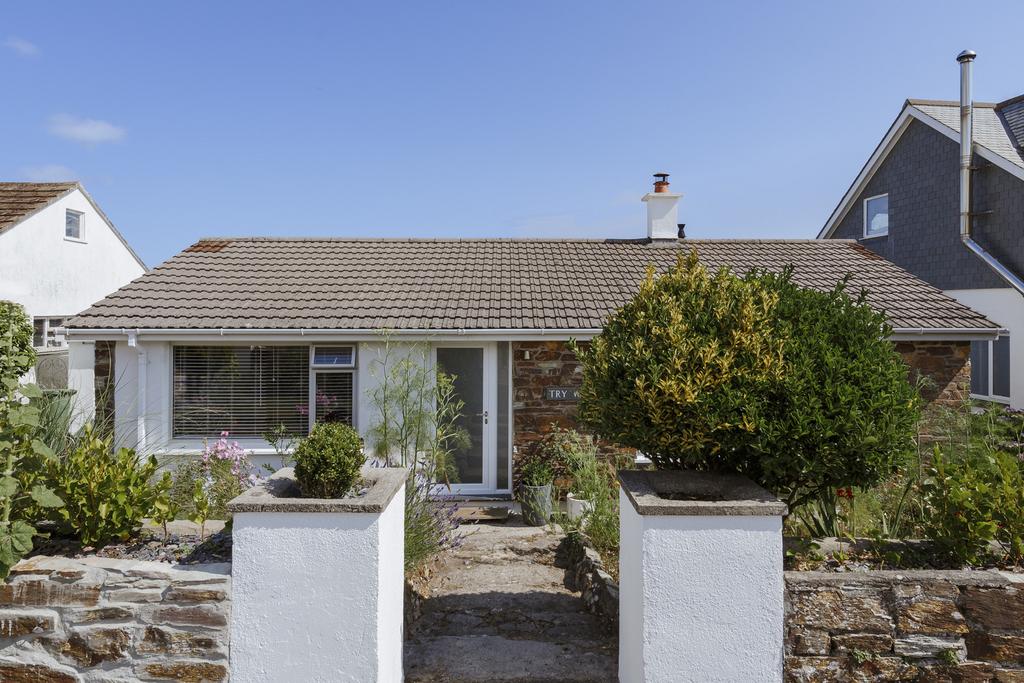160505 - GWELANMOR ROAD, ST IVES-2.jpg