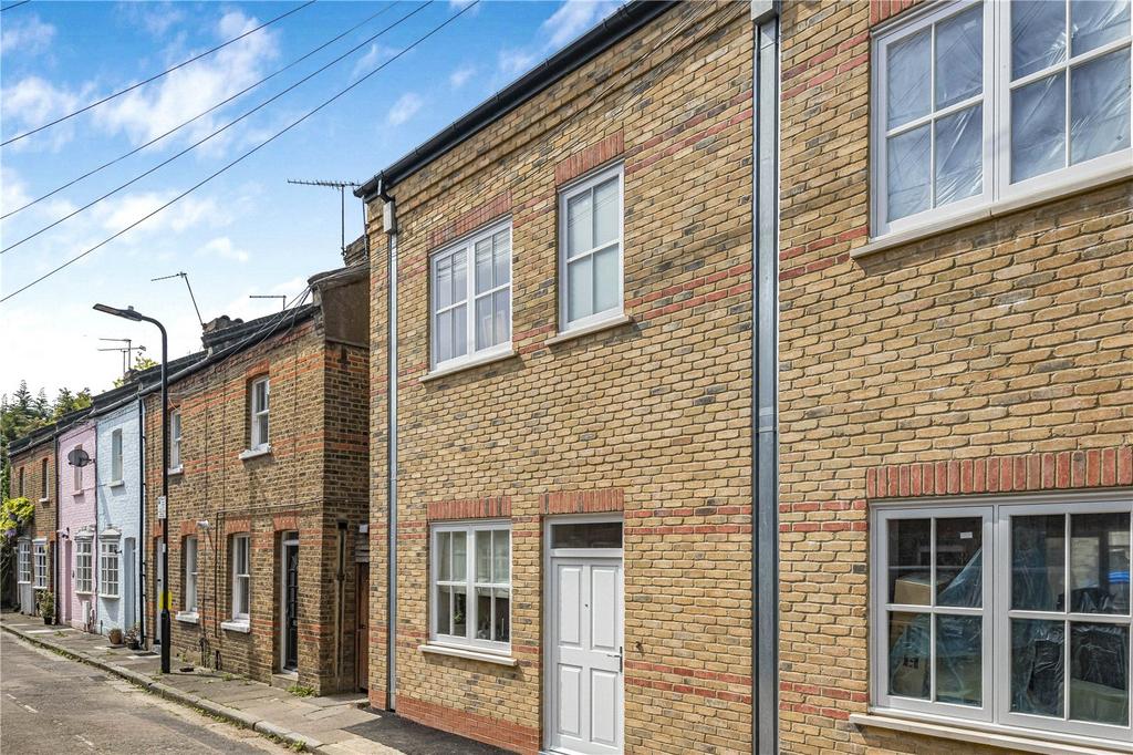 Exterior Mews