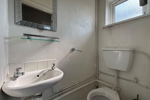 134a Ryefield Avenue, Uxbridge, UB10 9DA