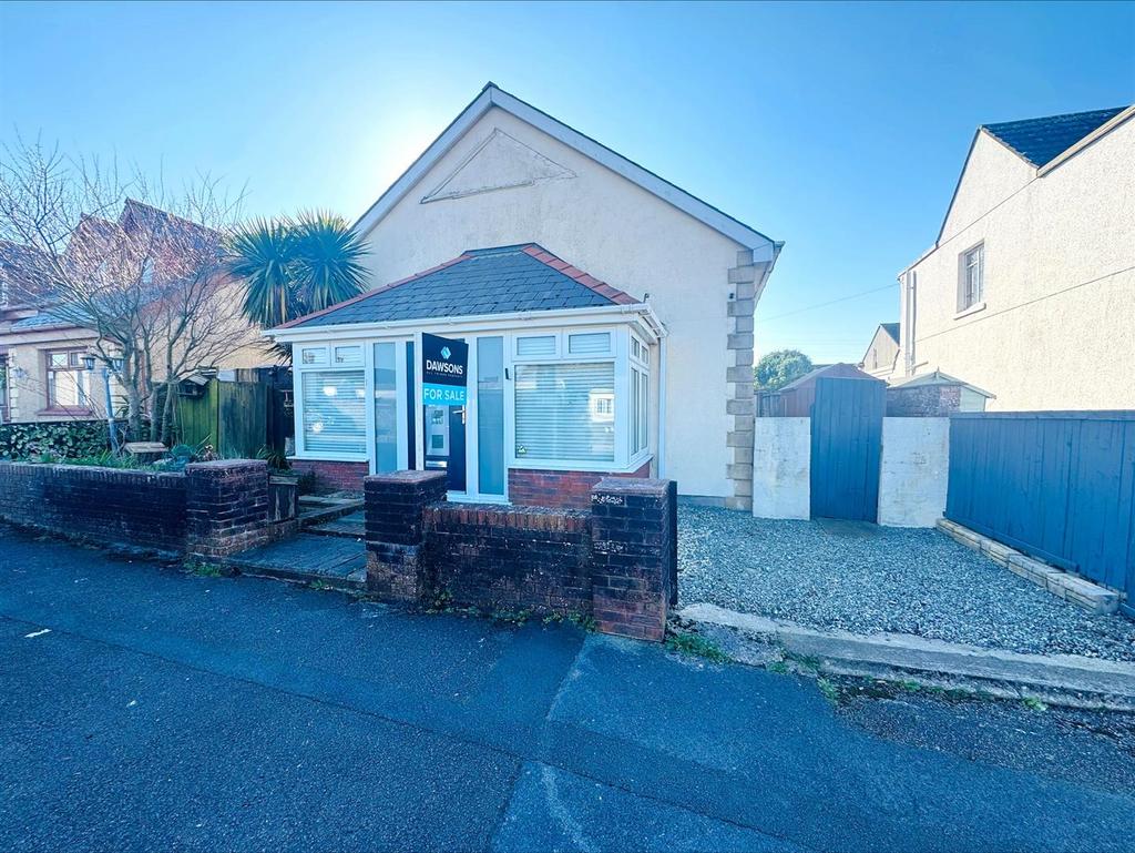 4 bedroom detached bungalow for sale