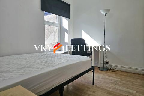undefined, Queen Street, Pontypridd CF37