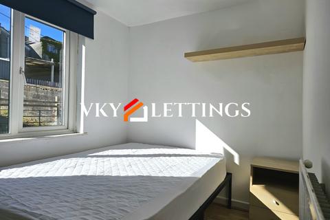 undefined, Queen Street, Pontypridd CF37