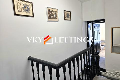 undefined, Queen Street, Pontypridd CF37