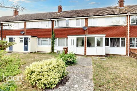 10 Moss Path, Galleywood, Chelmsford, CM2 8YQ
