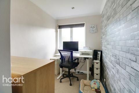 10 Moss Path, Galleywood, Chelmsford, CM2 8YQ