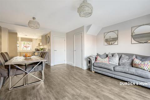 3 bedroom end of terrace house for sale, Alderwood Terrace, Chigwell, IG7