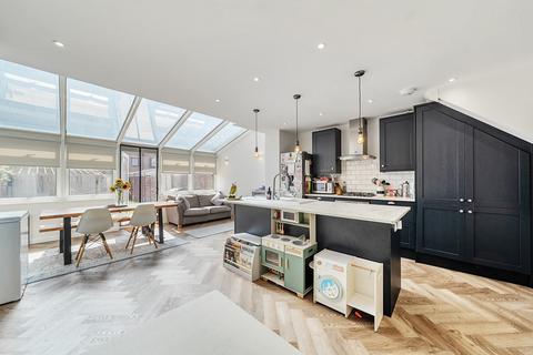 6 Castleton Road, Mitcham, CR4 1NY