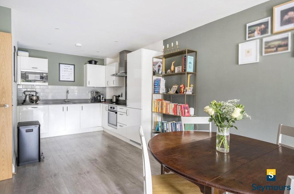 Dining/Kitchen Area