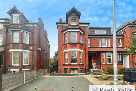 Victoria Crescent, Manchester M30