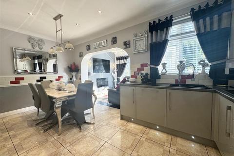 5 bedroom semi-detached house for sale, Stourbridge Road, Halesowen