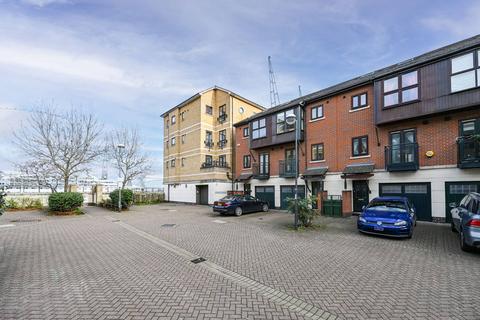 undefined, Fairfax Mews, Royal Docks, London, E16