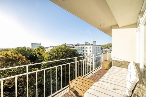 3 bedroom flat to rent, Falmouth House, Hyde Park Square, London, W2