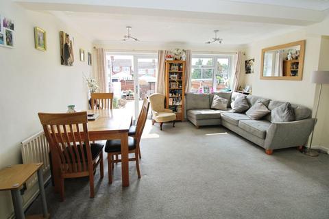 3 bedroom semi-detached house for sale, Burrows Road, Kingswinford DY6