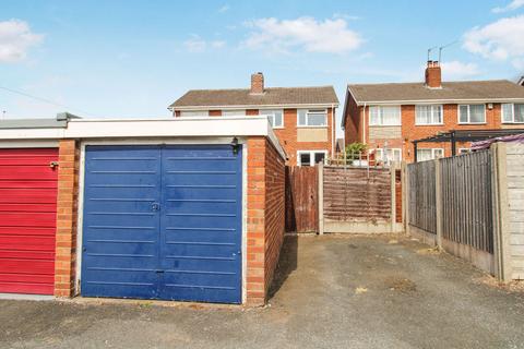 3 bedroom semi-detached house for sale, Burrows Road, Kingswinford DY6