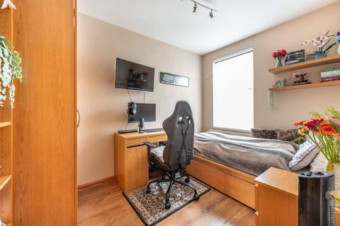 98 Olive Road, London, E13 9PU