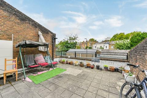 1 bedroom flat for sale, Seaton Road, Kennington, London, SE11