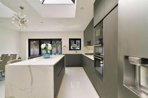 188 Windermere Avenue, Wembley, HA9 8QT