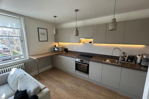 1 bedroom flat to rent, Blackheath Park