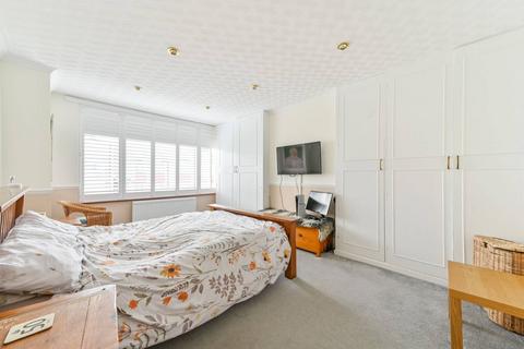 undefined, Queenscourt, Wembley, HA9