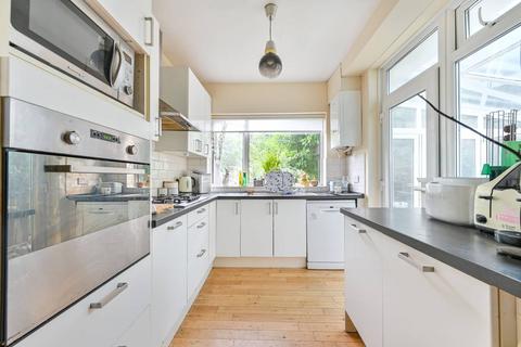 Queenscourt, Wembley, HA9