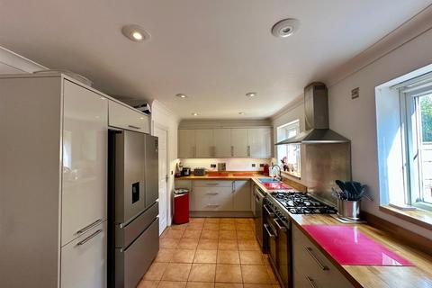 6 bedroom detached house for sale, Alvis Drive, Peterborough PE7