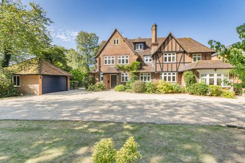 Little Warren Burtons Lane, Chalfont St Giles, HP8 4BS