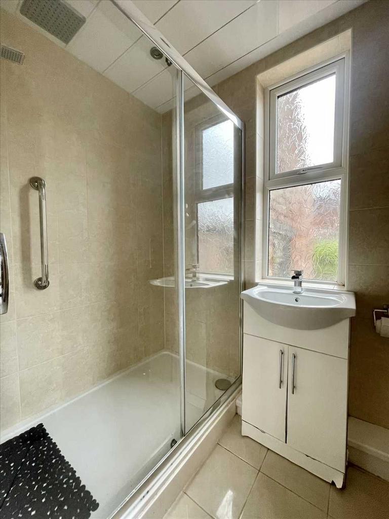 Shower room/w.c.