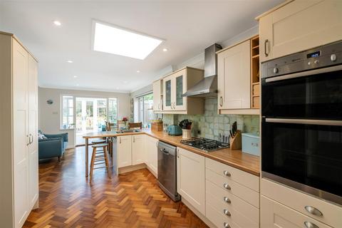 undefined, Mill Lane, Hookwood