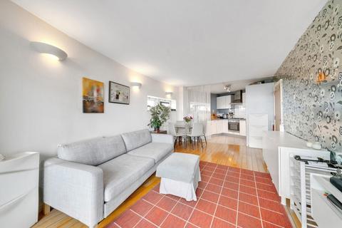 2 bedroom flat for sale, Martello Street, London E8