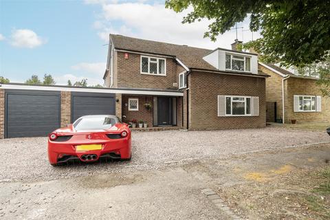 4 bedroom detached house for sale, Dale Avenue, Gustard Wood