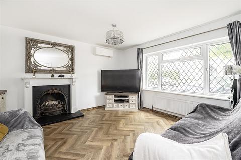 4 bedroom detached house for sale, Dale Avenue, Gustard Wood