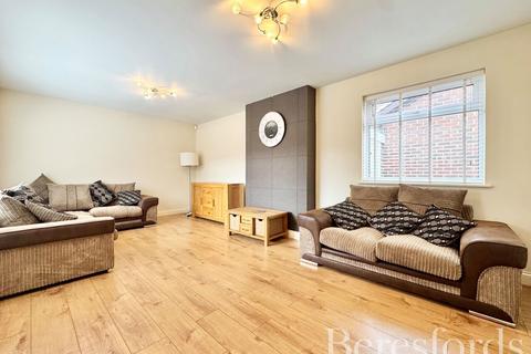 undefined, Thorncroft, Hornchurch, RM11