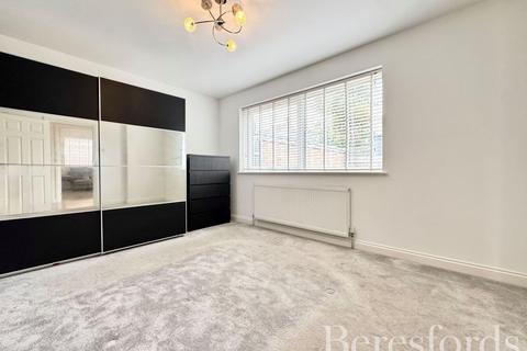 undefined, Thorncroft, Hornchurch, RM11