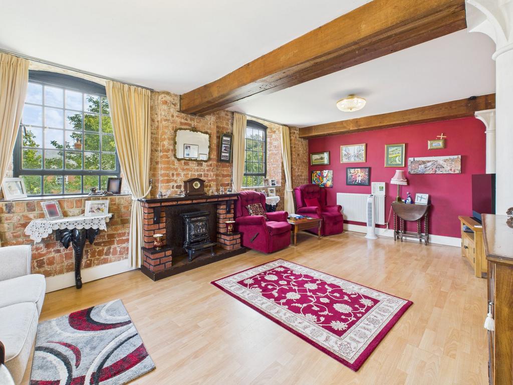 Sitting/Dining Room