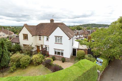 Linnell Road, Redhill RH1